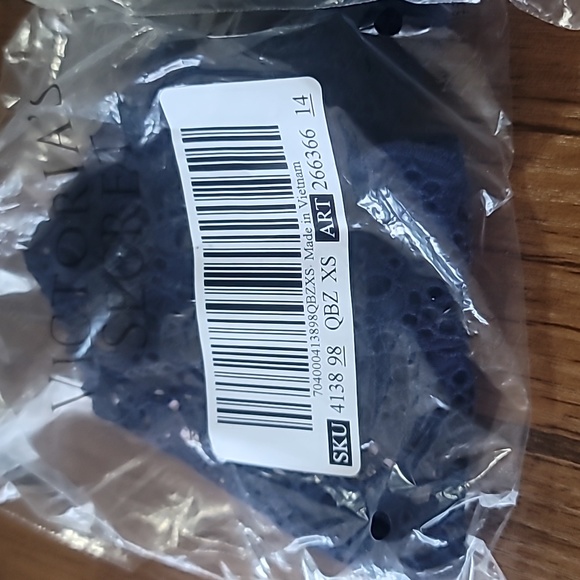 Victoria's secret dream Angel's very sexy eyelet lace Brazilian panty XSMALL - Picture 4 of 8